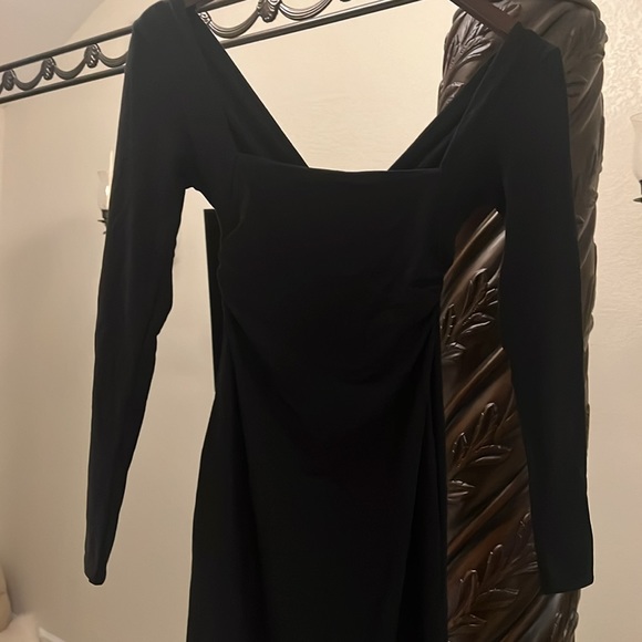 Oh Polly MARCELA Modal Plunge Long Sleeve Maxi Dress in Black (US Shippi… - Picture 8 of 10